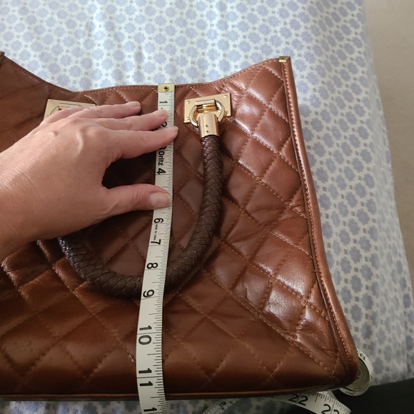 Italian leather, tufted purse - Picture 3 of 8